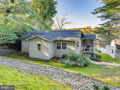 8040 Forest Glen Dr Pasadena, MD 21122