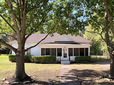 307 E Beech Street Celina, TX 75009