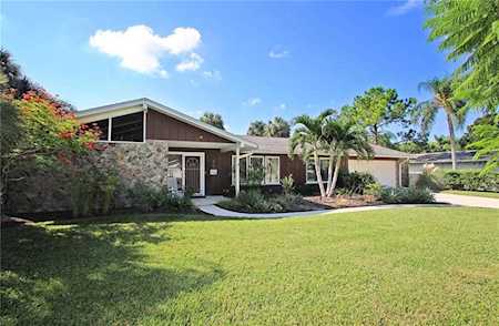 819 Jacaranda Dr Largo, FL 33770