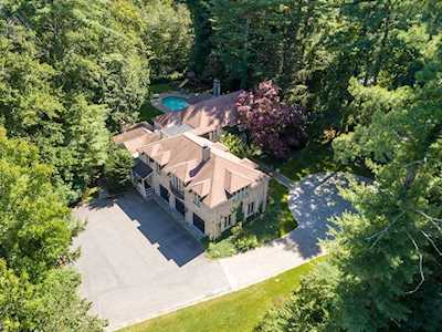 46 Westerly Rd Weston, MA 02493