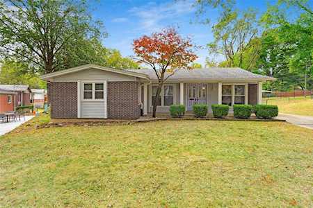 2271 Woodgrass Dr Overland, MO 63114