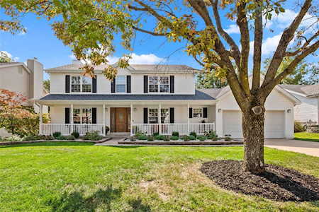 4211 Greensboro Dr St Charles, MO 63304