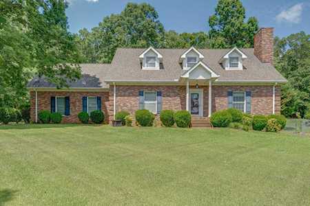 1009 Meadowood Ln Dickson, TN 37055