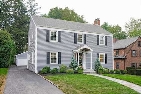 89 Bainbridge Road West Hartford, CT 06119