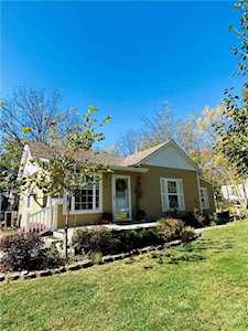 604 West St Harrisonville, MO 64701