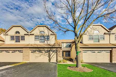 3245 N Daniels Ct Arlington Heights, IL 60004