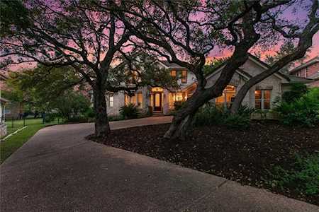 3 Lost Meadow CV The Hills, TX 78738