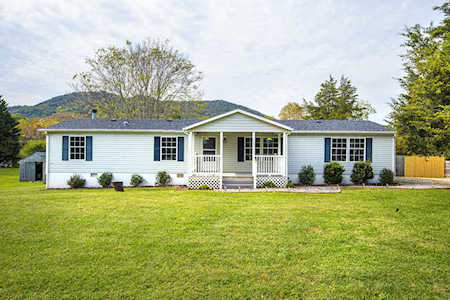204 Rolling Meadow Thaxton, VA 24174