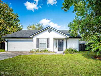 8135 Cumberland Gap Trl Jacksonville, FL 32244