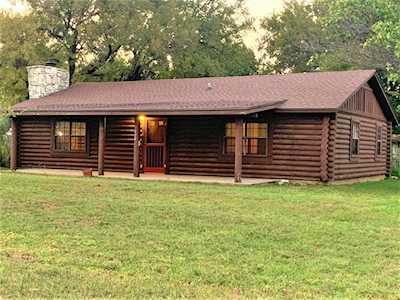 1424 Blackhawk Circle Granbury, TX 76048