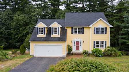 24 Heritage Way North Reading, MA 01864
