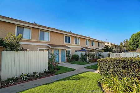 10125 De Soto Avenue #24 Chatsworth, CA 91311