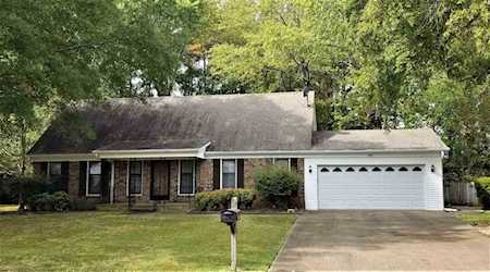 2531 Mimosa Tree Dr Germantown, TN 38138