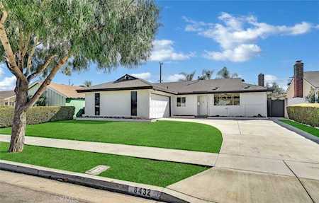 8432 Rembrandt Drive Huntington Beach, CA 92647