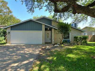 7905 Wycombe DR Austin, TX 78749