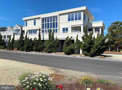 10 E Essex St Fenwick Island, DE 19944