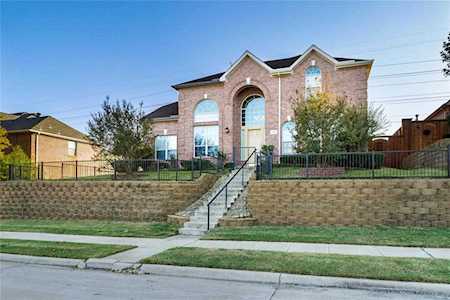 8909 Westmont Drive Irving, TX 75063