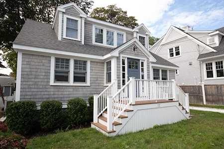 12 Whiton Ave Hingham, MA 02043