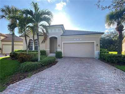 8868 King Henry Ct Fort Myers, FL 33908