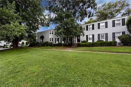 216 Wakefield Dr Charlotte, NC 28209