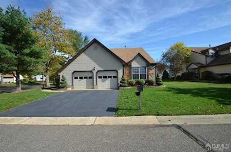 4 Hempstead Drive Monroe, NJ 08831