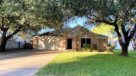 1202 Petunia LN Pflugerville, TX 78660
