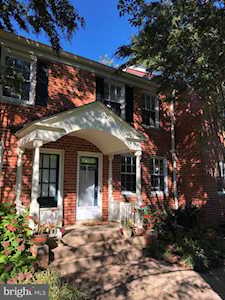 6504 10th St Alexandria, VA 22307