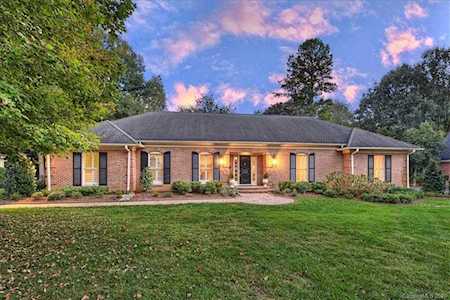 1729 Cavendish Ct Charlotte, NC 28211