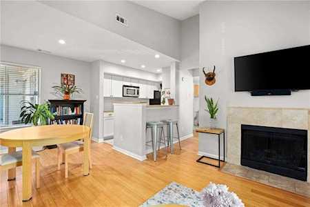 3204 Menchaca RD #208 Austin, TX 78704