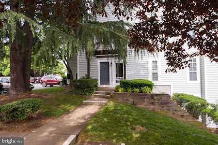 9949 Oakton Terrace Rd Oakton, VA 22124