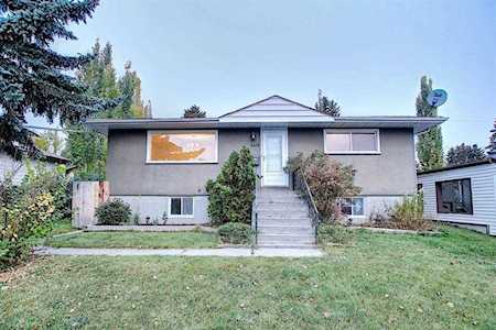 5415 Buckthorn Rd NW Calgary, AB T2K 2Y4