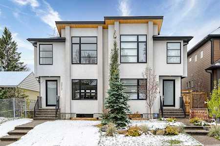 3217 Kinsale Rd SW Calgary, AB T3E 4S1