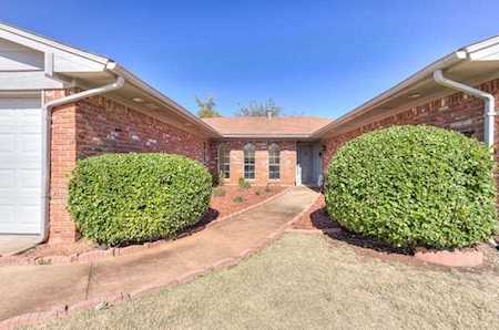 5809 NW 71st St Warr Acres, OK 73132