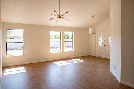 3233 W Kristal Way Phoenix, AZ 85027