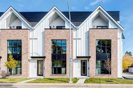 5110 20 St SW Calgary, AB T3E 1P6