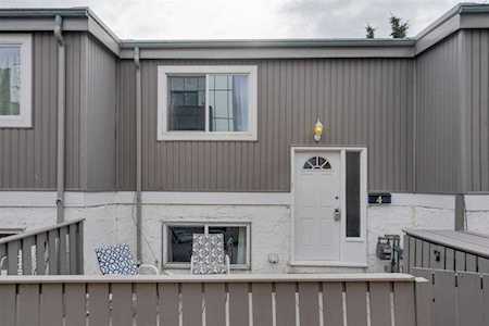 459 Huntsville Crescent NW #4 Calgary, AB T2K 4W3
