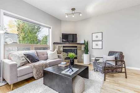 2529 18 St NW Calgary, AB T2M 3T7