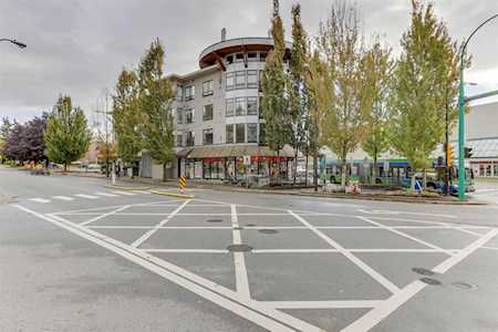 935 W 16th Street #203 North Vancouver, BC V7P 1R2