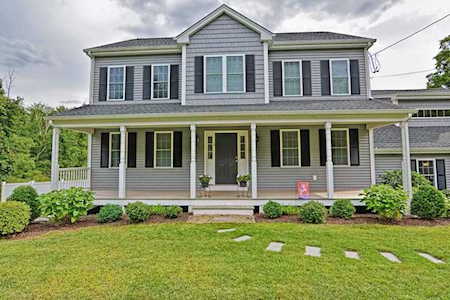 15 Mount Hope Street North Attleboro, MA 02760