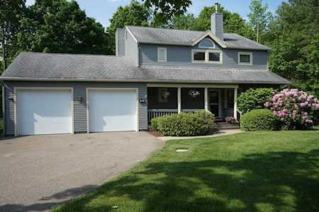 17 Independence Dr #a Foxboro, MA 02035