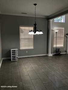 10002 Brownsboro Gardens Cir Louisville, KY 40241