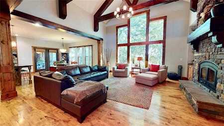 6823 Woodstock Ct Shawnee, KS 66218