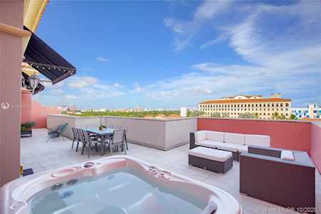 4100 Salzedo St #1009 Coral Gables, FL 33146