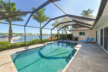 318 Nassau St N Venice, FL 34285