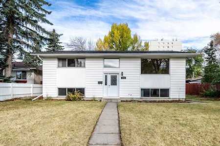 3916 Vancouver Crescent NW Calgary, AB T3A 0