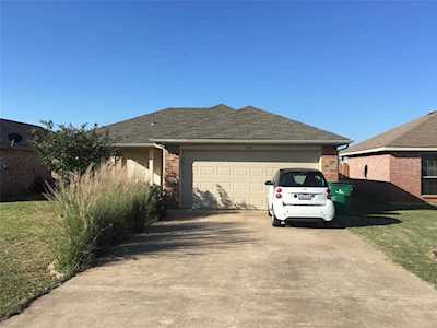 3024 James Road Granbury, TX 76049