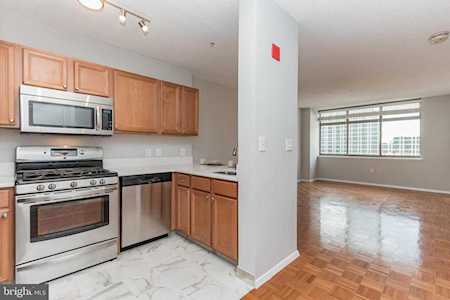 7111 Woodmont Ave #912 Bethesda, MD 20815