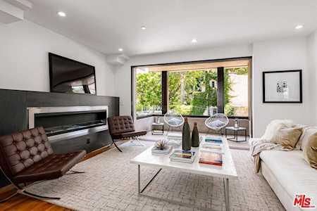 6926 Clinton Street Los Angeles, CA 90036