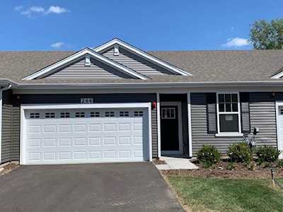 244 Sussex Ln North Aurora, IL 60542