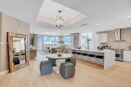 21 Isle of Venice Dr #PH2 Fort Lauderdale, FL 33301